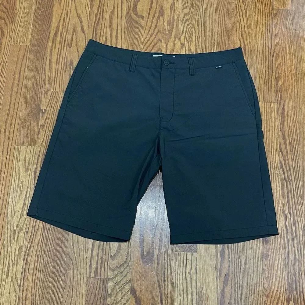 Travis Mathew Black Flat Front Golf Shirts. Size 36.